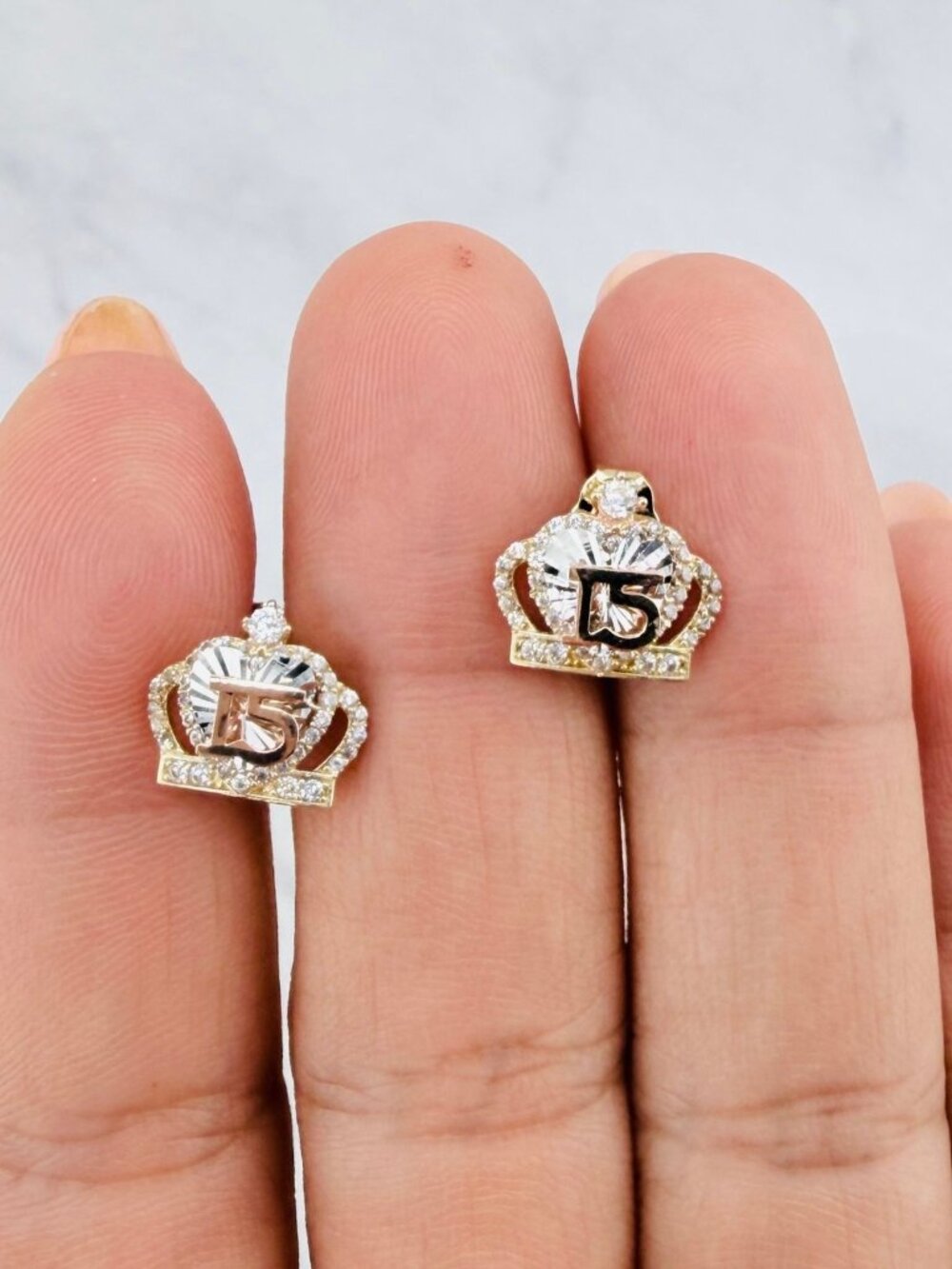 ✨ 10K Solid Gold Sweet 15 earrings – 15 Años - aretes corona